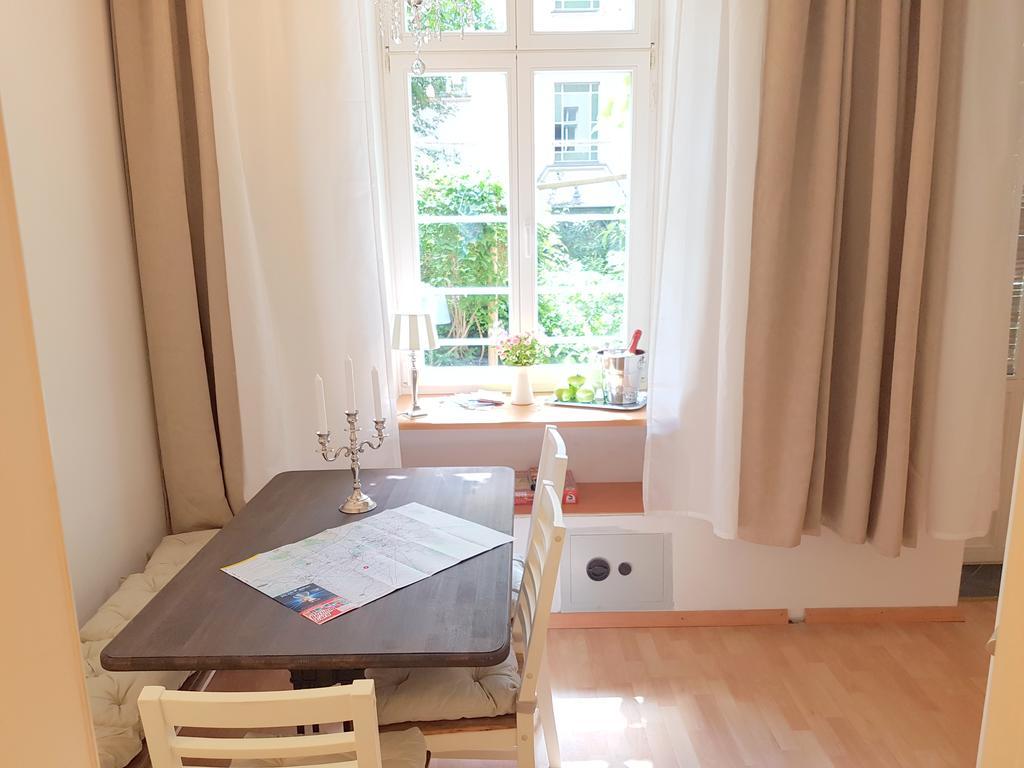 Appartamento Gastein By Rockchair L Superhost Status L 2 Bedrooms Boxspringbeds 1,5 Bathrooms - Cozy Family & Business Flair Welcomes You! Berlino