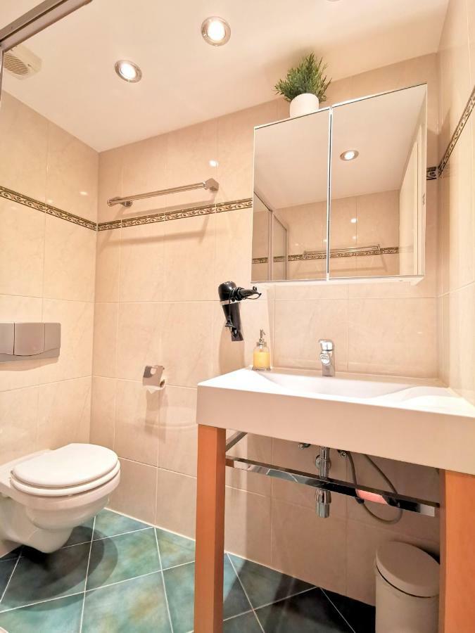 Gastein By Rockchair L Superhost Status L 2 Bedrooms Boxspringbeds 1,5 Bathrooms - Cozy Family & Business Flair Welcomes You! * Berlino